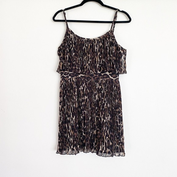 Guess Leopard Print Chiffon Mini Dress - Size 9 - Picture 1 of 9